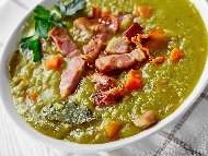 Рецепта Крем супа от замразен грах с шунка